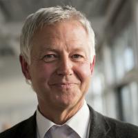 Portraitfoto von Prof. Dr. Holger Hünemohr.