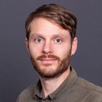 Portraitfoto von Prof. Dr. Johannes Luderschmidt.