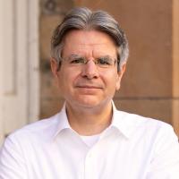Portraitfoto von Prof. Dr. Ralf Daum.