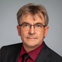 Portrait von Prof. Dr. Detlef Rätz